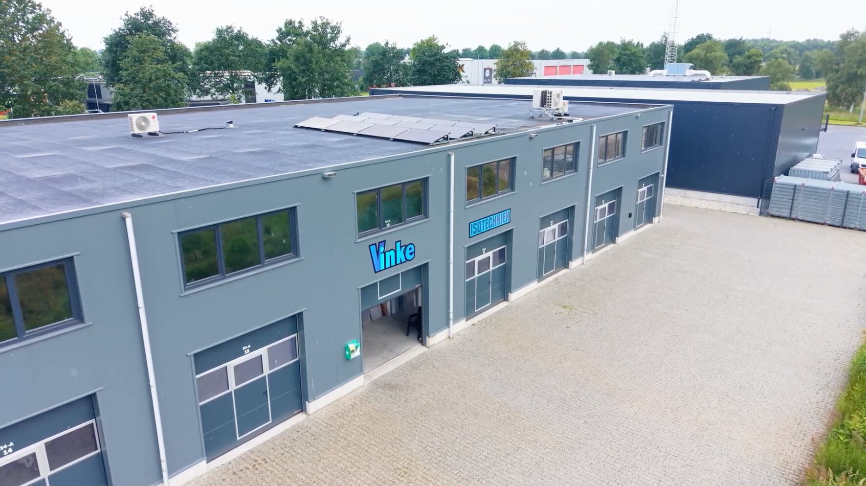 Luchtfoto van het bedrijfspand van Vinke Isotechniek
